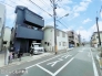 閑静な住宅地に立地しており、のんびりとした雰囲気の環境です♪
江北小学校まで徒歩３分と近く、お子様の毎日の通学も安心です！
スーパーやコンビニも近くに揃っています！
◆0120-989-011◆